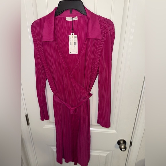 Mango Pink Wrap Dress with Notched Collar and Bishop Sleeves - Picture 4 of 13
